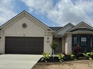 5033 Wilshire Dr #68, Dundee, MI 48131