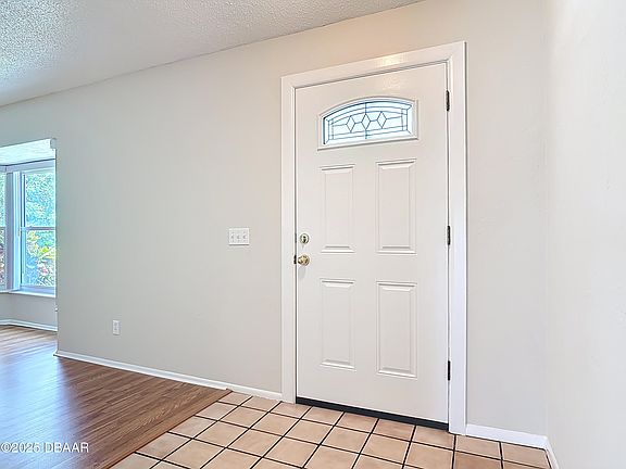 2nd image of 832 Wildwood Cir