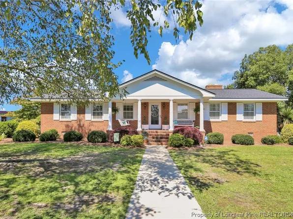 812 W Britt St, Saint Pauls, NC 28384