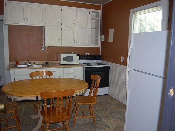 Eat in kitchen