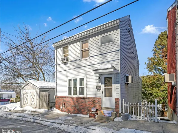 239 W Savory St, Pottsville, PA 17901