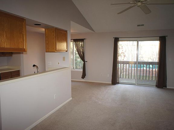 3rd image of 3163 Windcrest Dr NE #19
