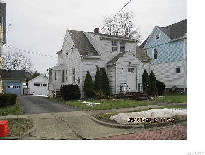 1st image of 211 Charles St