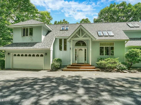 109 Cottonwood Dr, Lords Valley, PA 18428