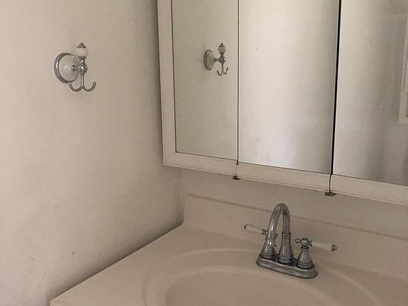 3rd image of 267 S Ventura Rd Unit 282