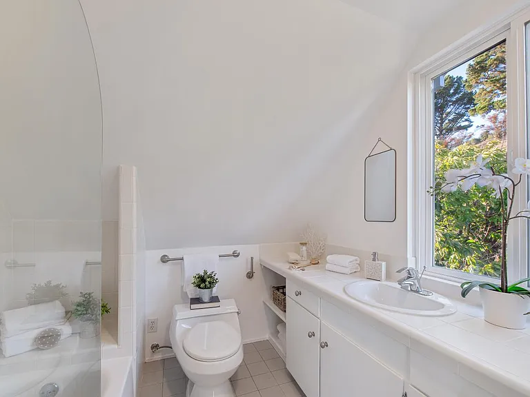 314 Joyce Way — Photo 32
