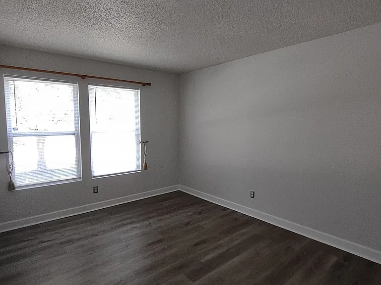 Belfry Dr — Photo 9