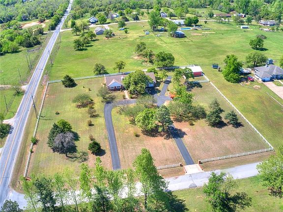 2nd image of 19924 SE 62nd St