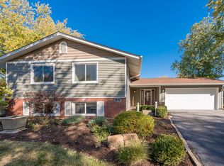 2 Sheridan Ct, Woodridge, IL