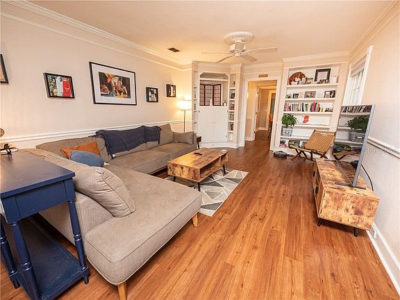 5th image of 721 Park Hill Ave