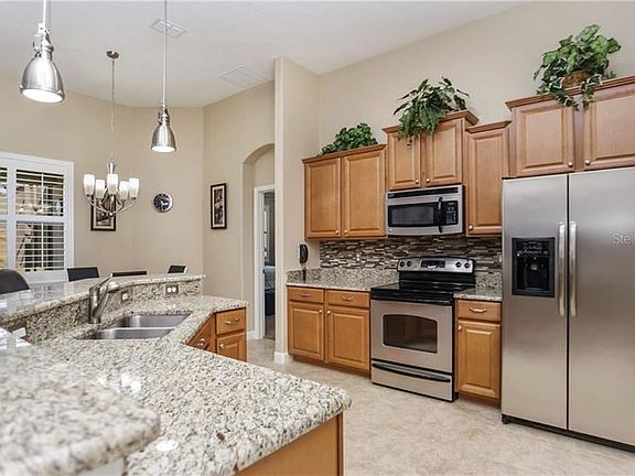 5th image of 3947 Sanibel St