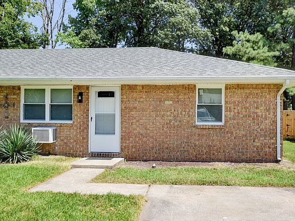2nd image of 1306 Linden Ave #B