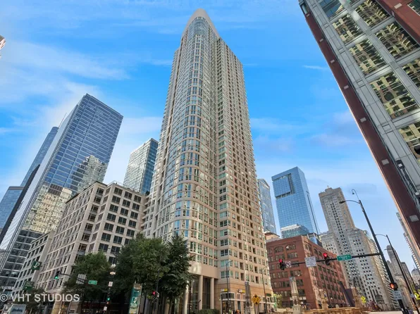 345 N La Salle Dr APT 3601, Chicago, IL 60654