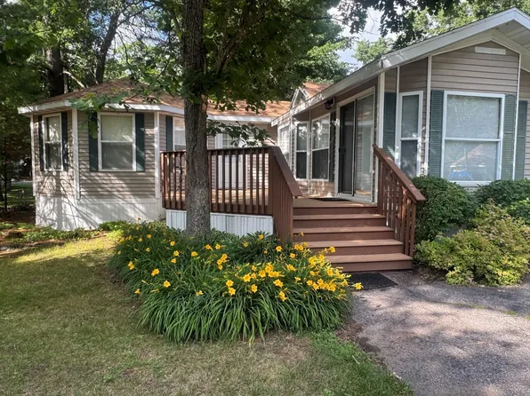 117 Wood Haven Dr #34, Wisconsin Dells, WI 53965