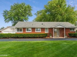 1523 N Wilke Rd, Arlington Heights, IL 60004