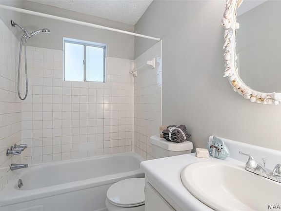 2nd image of 2612 Green Oaks Dr