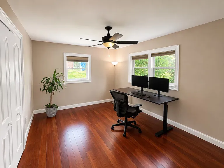 1711 Strine Dr — Photo 12