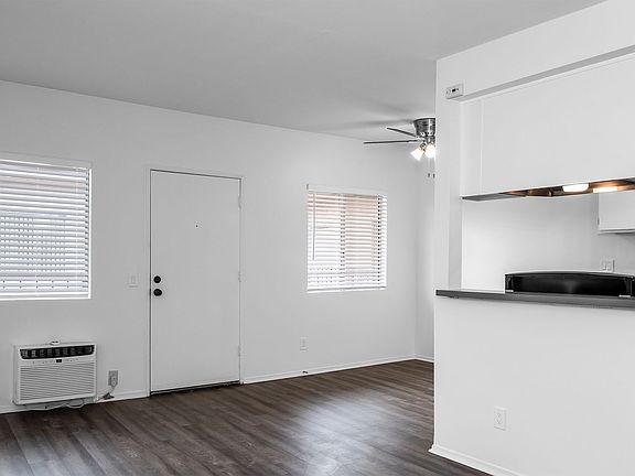 5th image of 520 W Wilson Ave APT 207