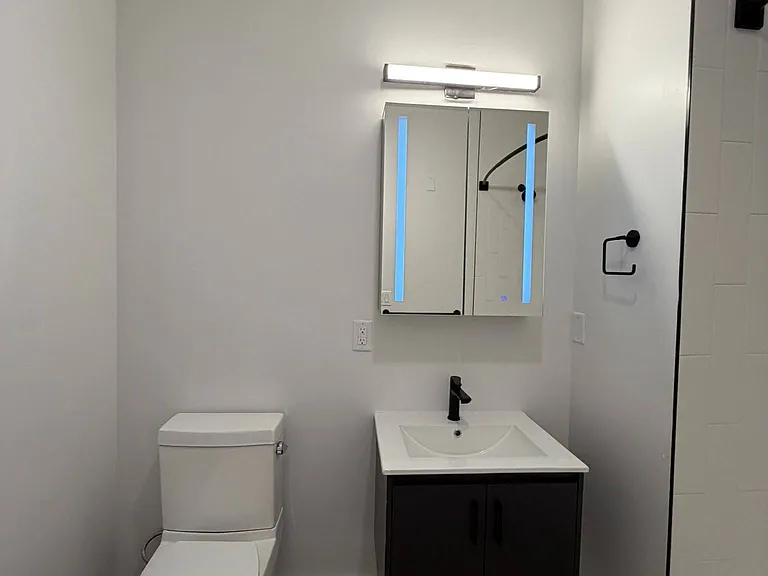 43 Madison St #101 — Photo 5