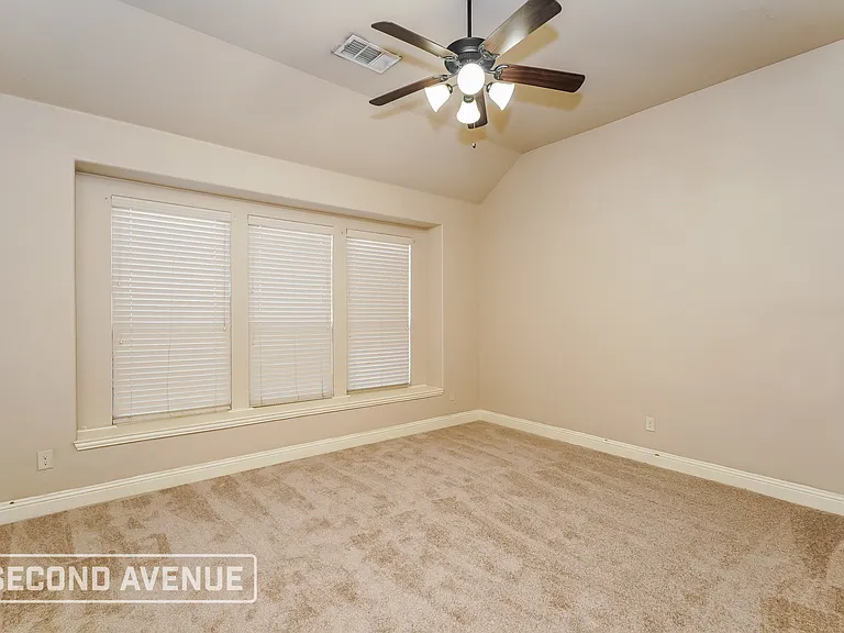 401 Bamborough Dr — Photo 16