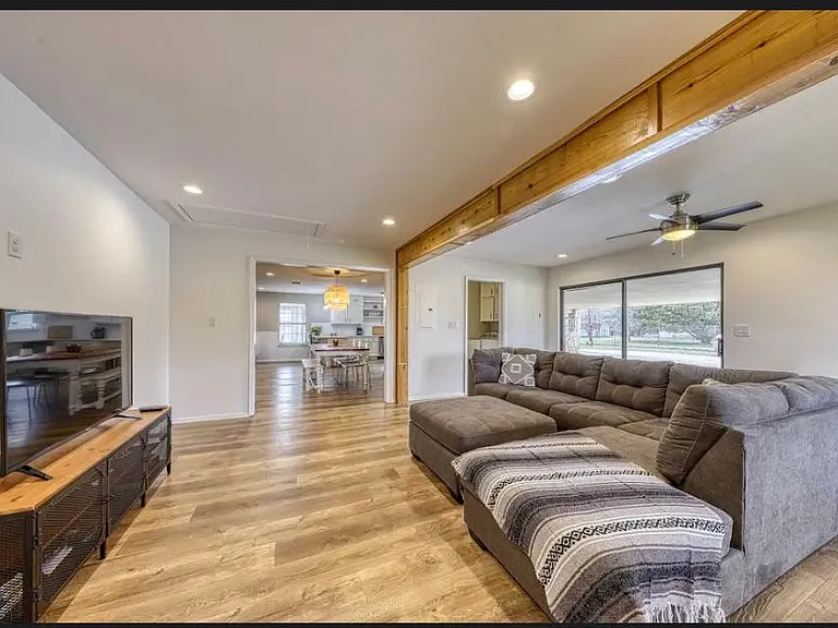 1101 County Road 256 — Photo 19