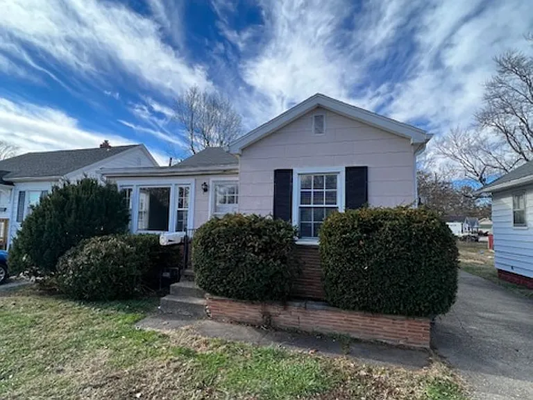 900 Hercules Ave — Photo 1