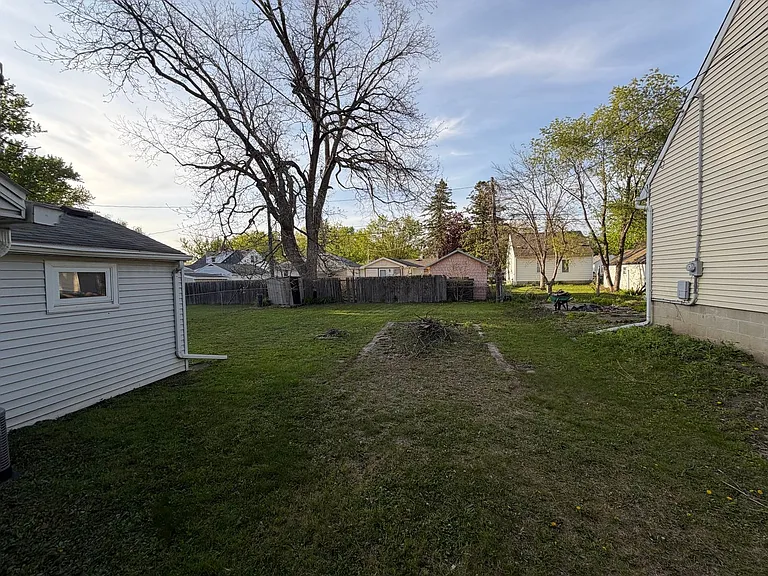 1513 2nd St NE — Photo 6