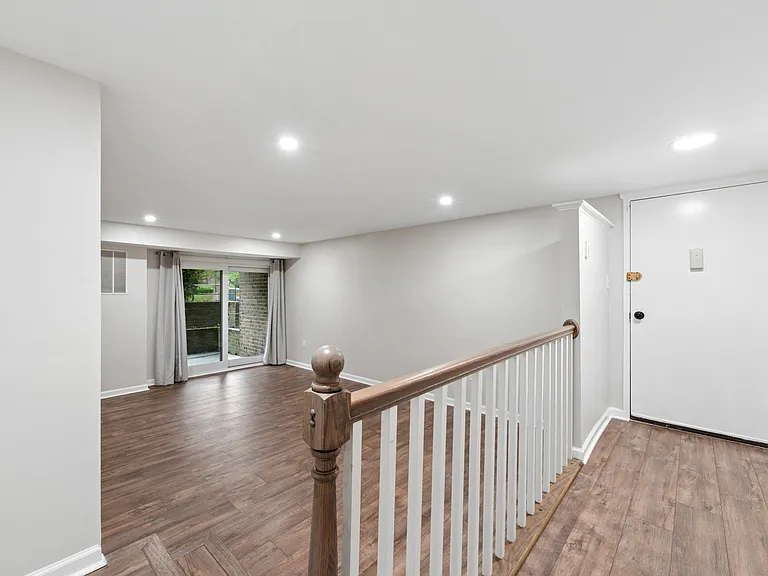 7 Silverwood Cir #3 — Photo 4