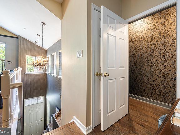 4th image of 11406 Windleaf Ct #8