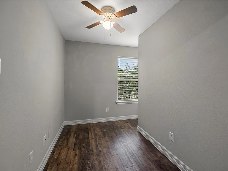 1123 Runneburg Rd — Photo 11