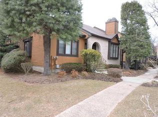 16 Riverbend Dr, North Brunswick, NJ 08902