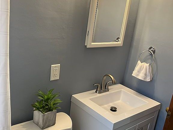 5th image of 415 Dunbar Dr