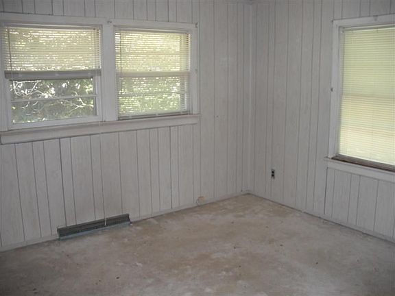 3rd image of 7712 Hudson Dr