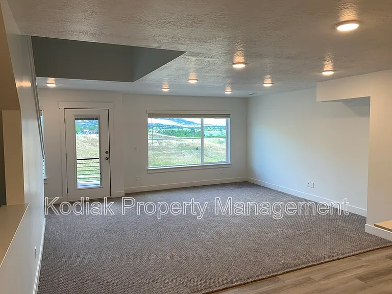 3052 N 1625 E — Photo 22
