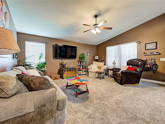 4th image of 1100 SW 154th St