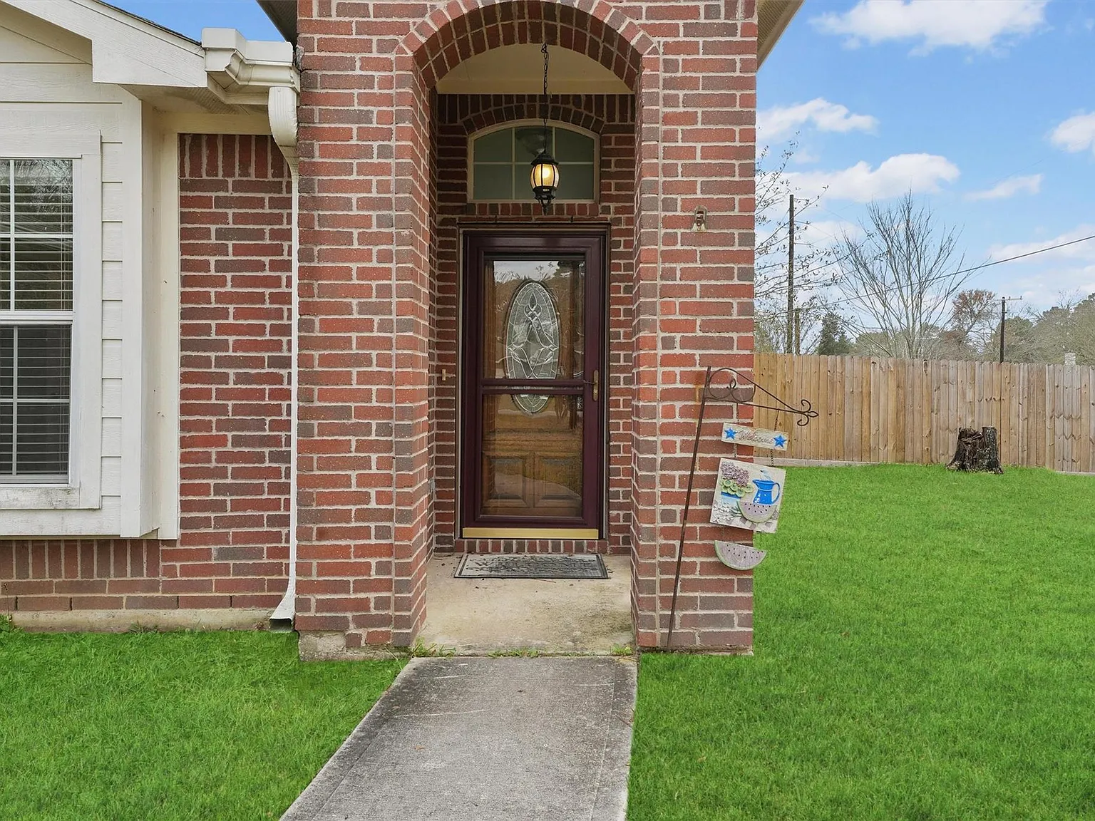 3 bed, 2.0 bath, 1755 sqft, $2,100 — Photo 4