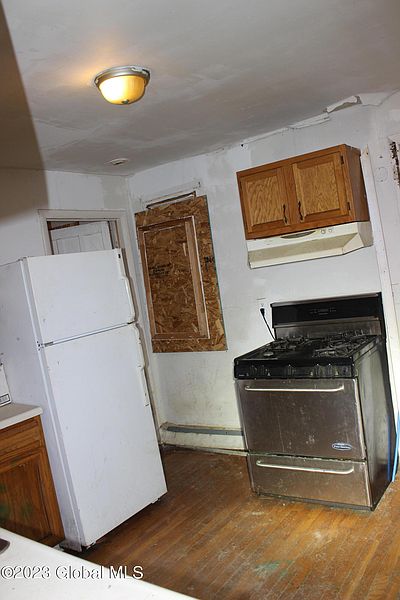 4th image of 356 2nd Street