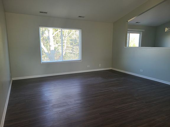 2nd image of 375 Abington Woods Dr