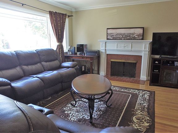 3rd image of 10112 Harvest Ave