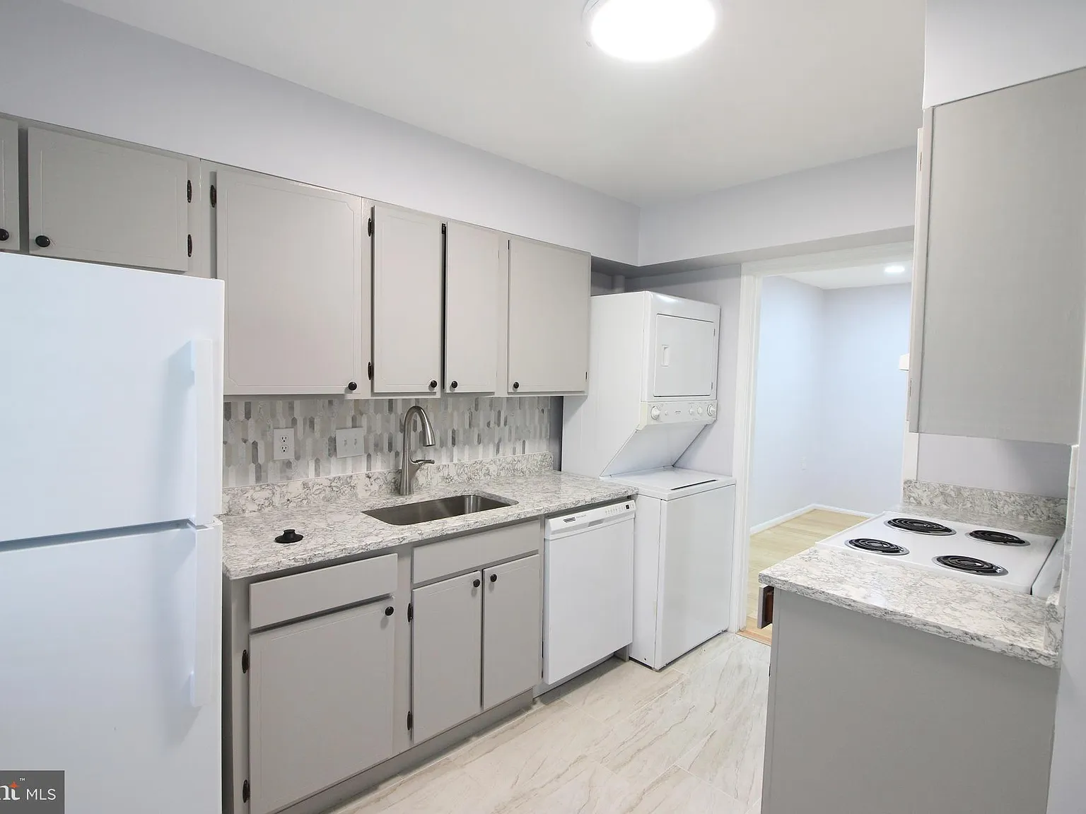2 bed, 1.5 bath, 960 sqft, $2,600 — Photo 4