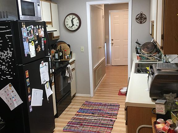 3rd image of 5901 Samantha St #B