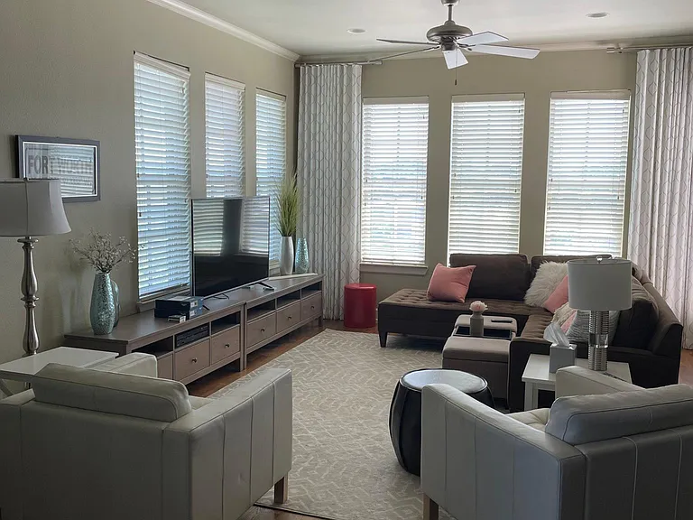 2800 Sandage Ave #305 — Photo 2