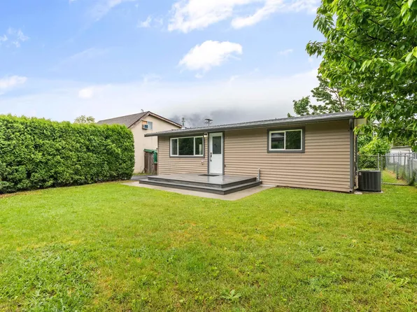 547 Fort St, Hope, BC V0X 1L4