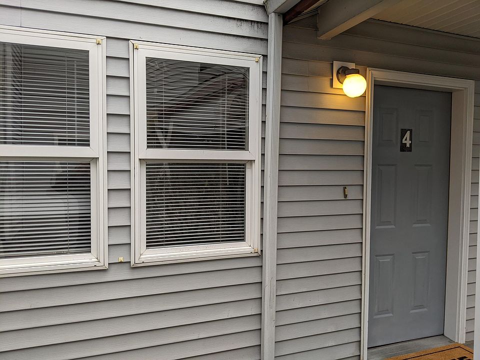 1st image of 3208 Hoyt Ave #4