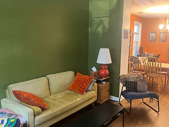 4th image of 1633 N Artesian Ave #1