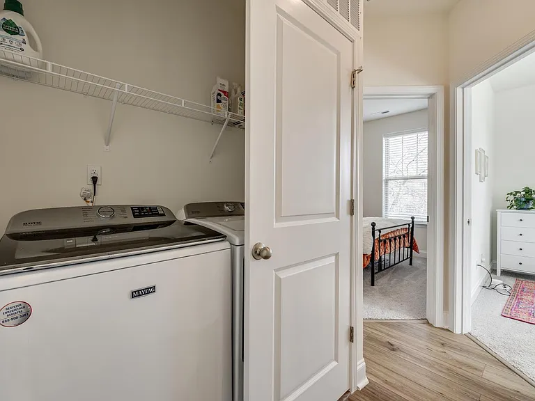 400 Simeon Dr — Photo 28