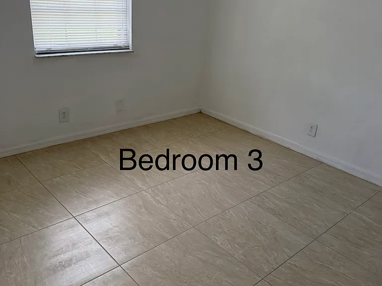 1516 SE Royal Green Cir #G104 — Photo 8