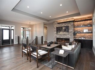 6007 Sanden Rd NE, Cedar Rapids, IA 52411