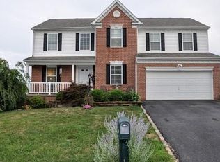 129 Tuscany Estates Dr, Finleyville, PA