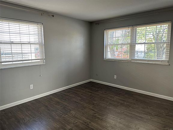 5th image of 149 Cumberland Park Ct APT A